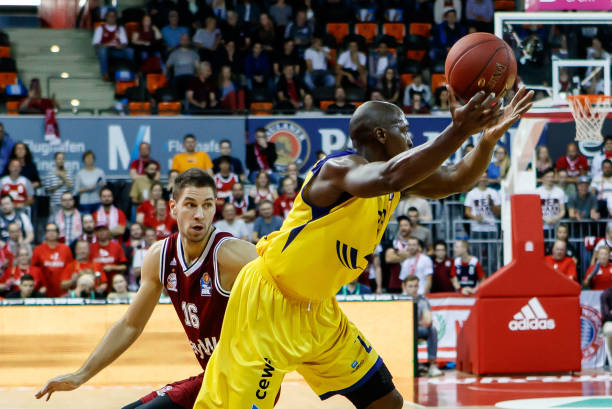 全队默契的 全队默契的