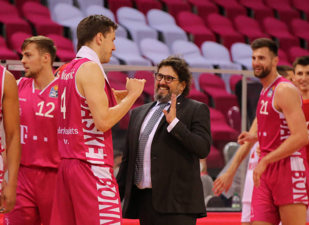 主帅霍奇森 主帅霍奇森