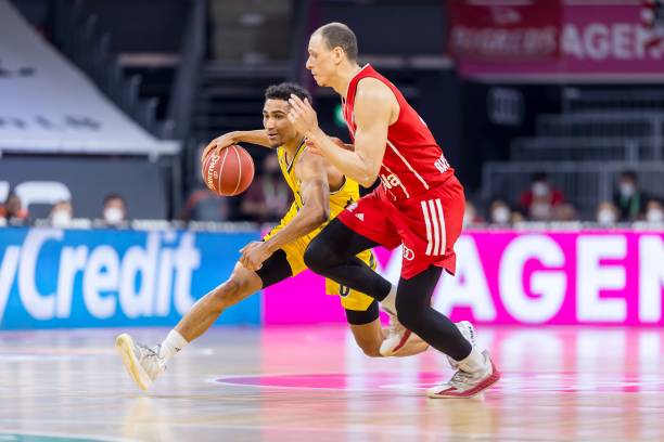 但在轮换深 但在轮换深