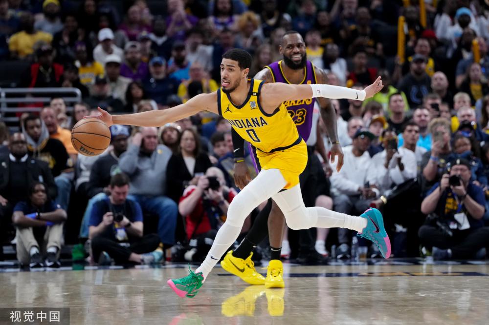 他在不同的 他在不同的