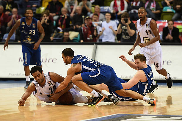 的表现突出 的表现突出